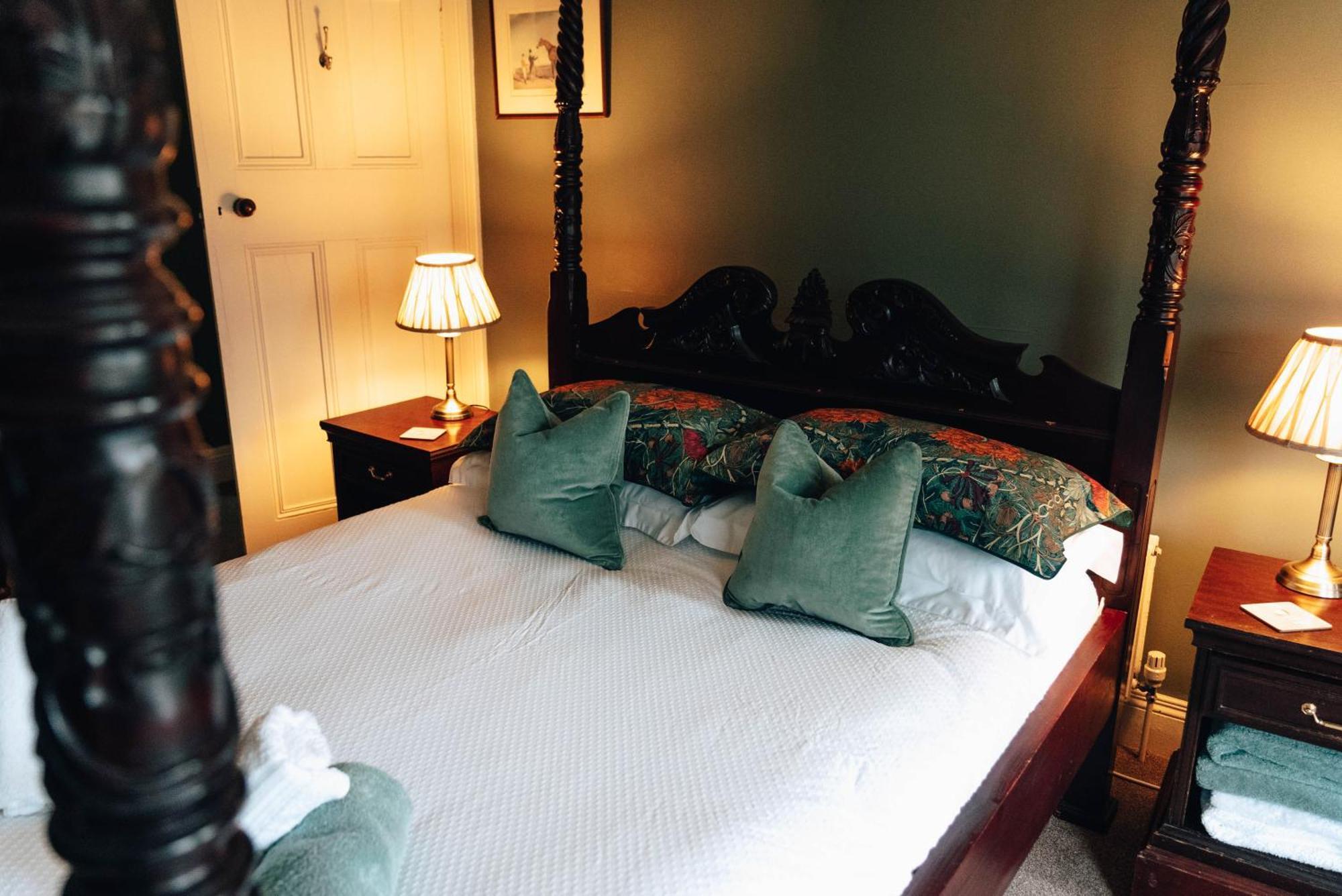 Luxury Accommodation In County Antrim With Riverside Hot Tub Kells Extérieur photo