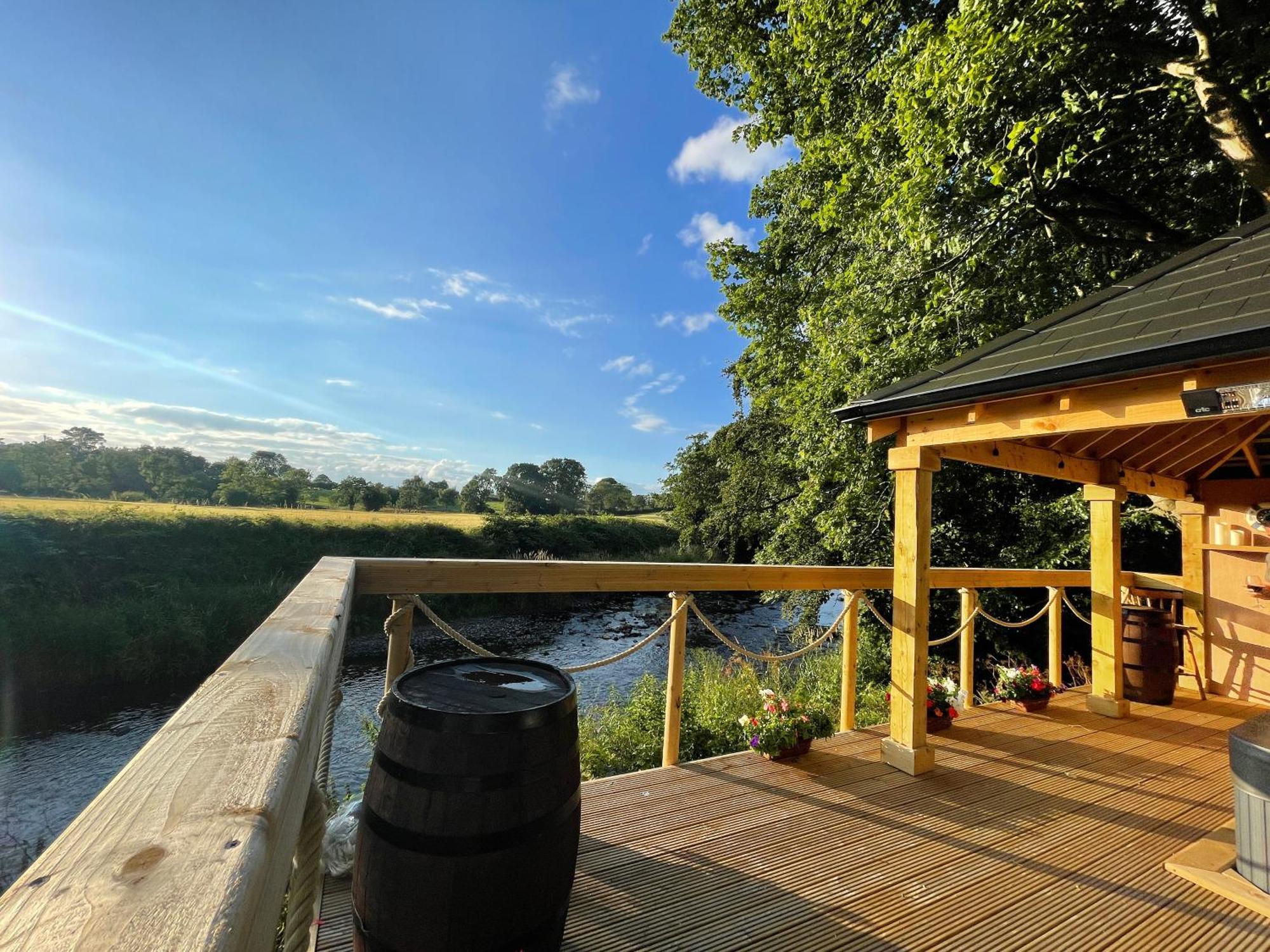Luxury Accommodation In County Antrim With Riverside Hot Tub Kells Extérieur photo