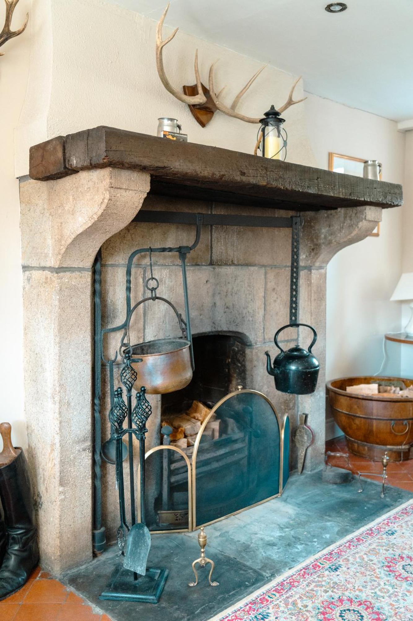 Luxury Accommodation In County Antrim With Riverside Hot Tub Kells Extérieur photo