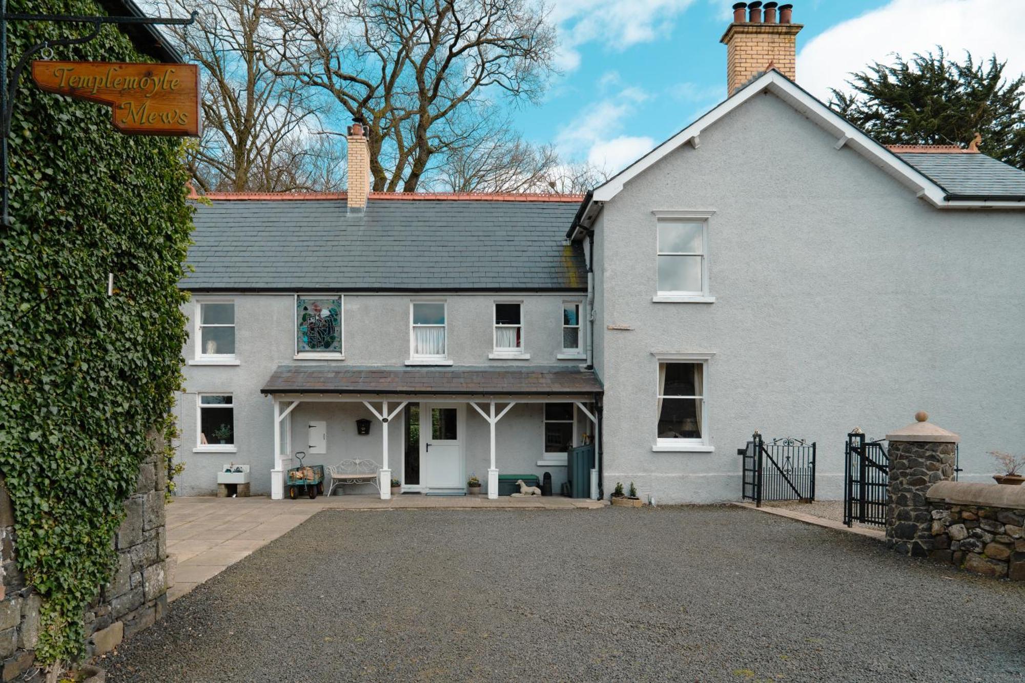 Luxury Accommodation In County Antrim With Riverside Hot Tub Kells Extérieur photo