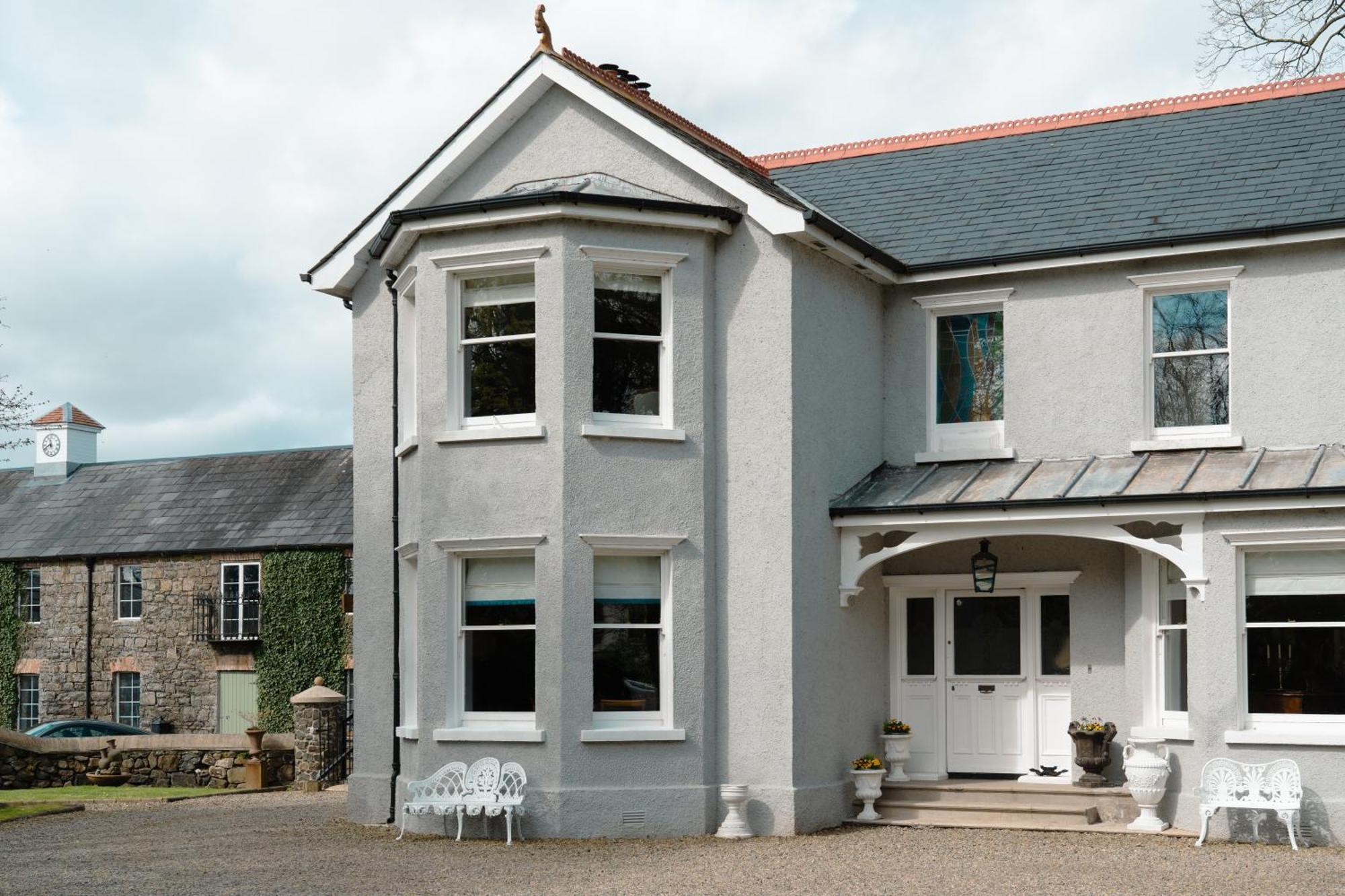Luxury Accommodation In County Antrim With Riverside Hot Tub Kells Extérieur photo